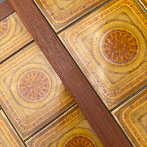 Set: 2 Satztische Teak & gelbe Fliesen aus Dänemark