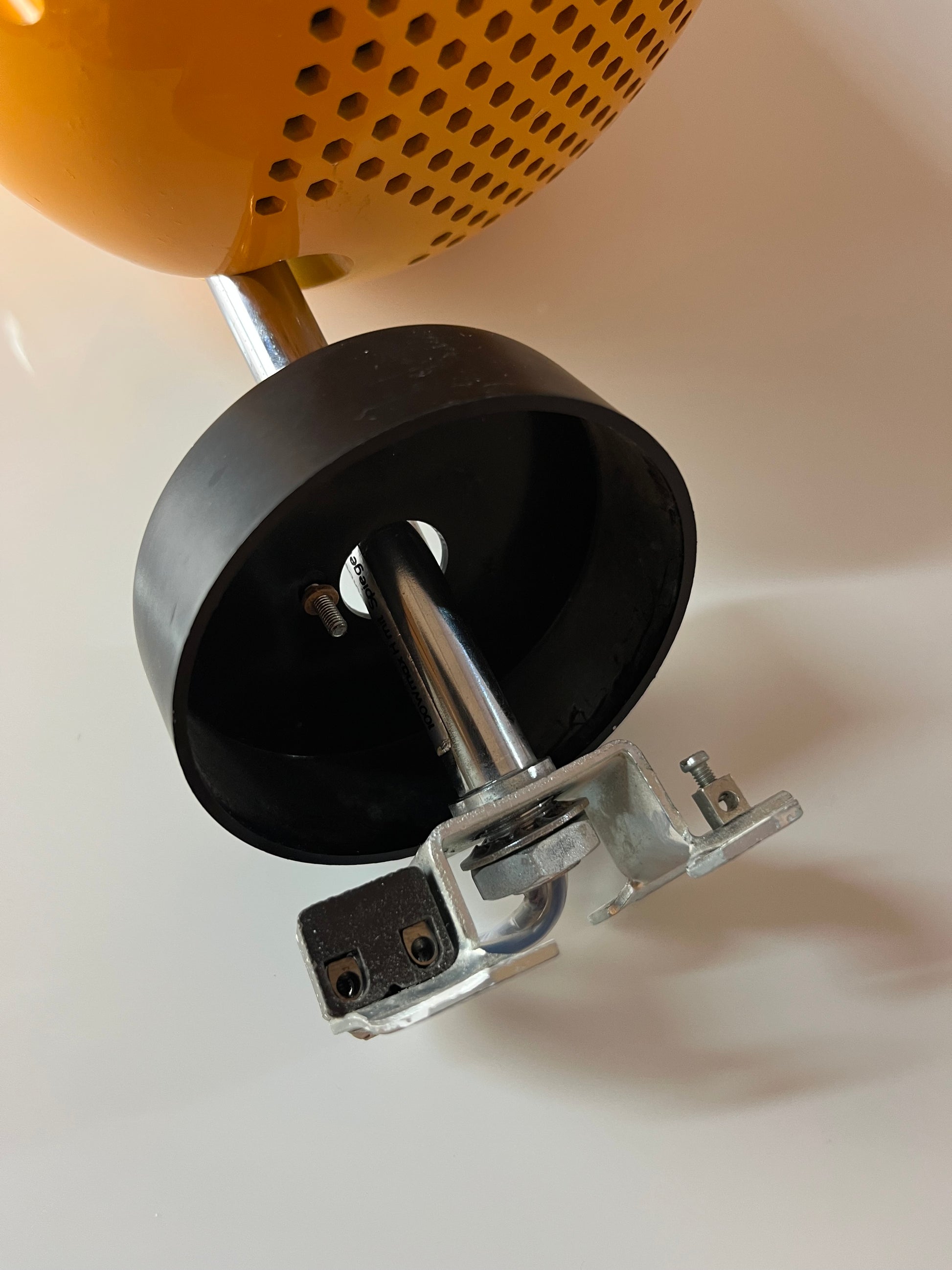 Wand- oder Deckenstrahler gelb von STAFF