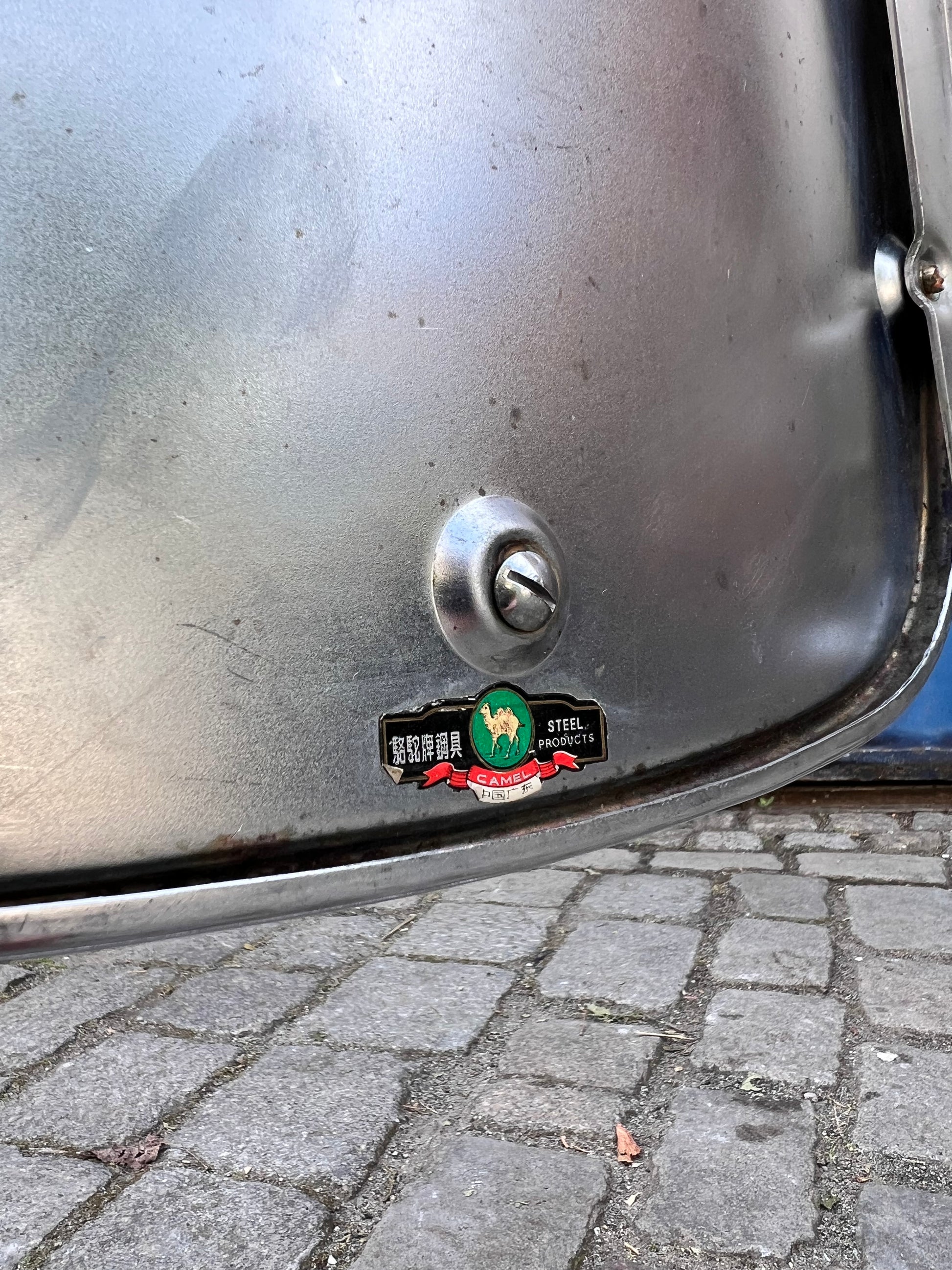 Klappstuhl rot Chrom von Camel Steel Products