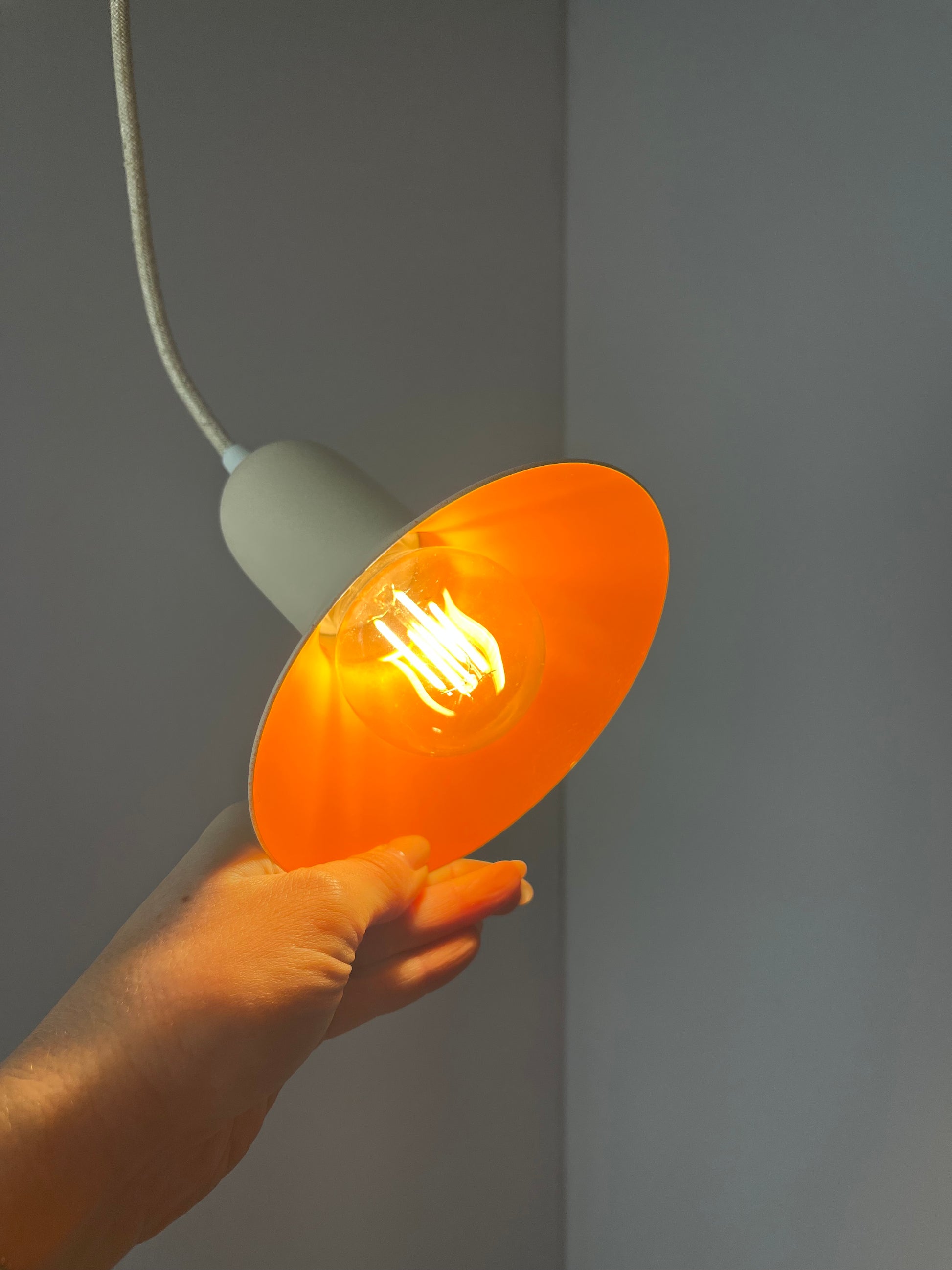 Hängelampe creme orange neu lackiert