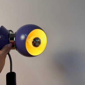 Kugellampe lila für Tisch oder Wand von Abo Randers