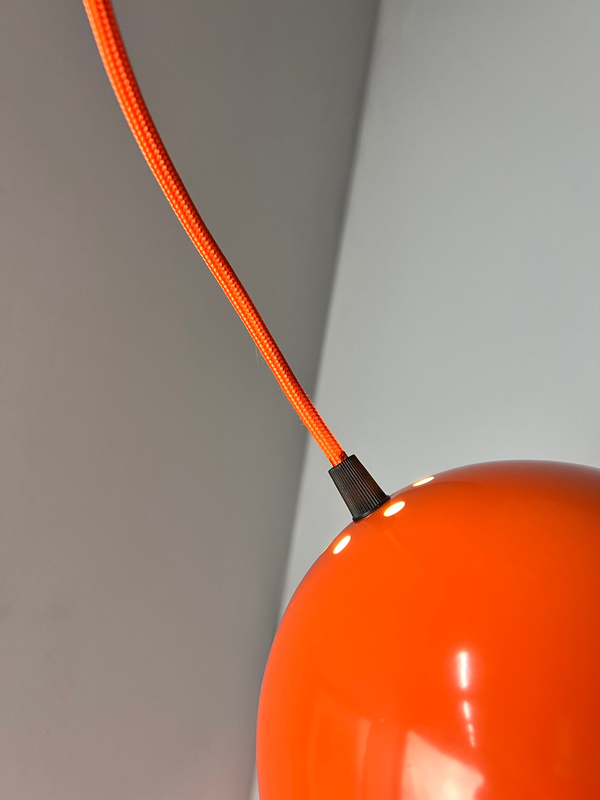 Kugellampe neu lackiert orange aus Dänemark