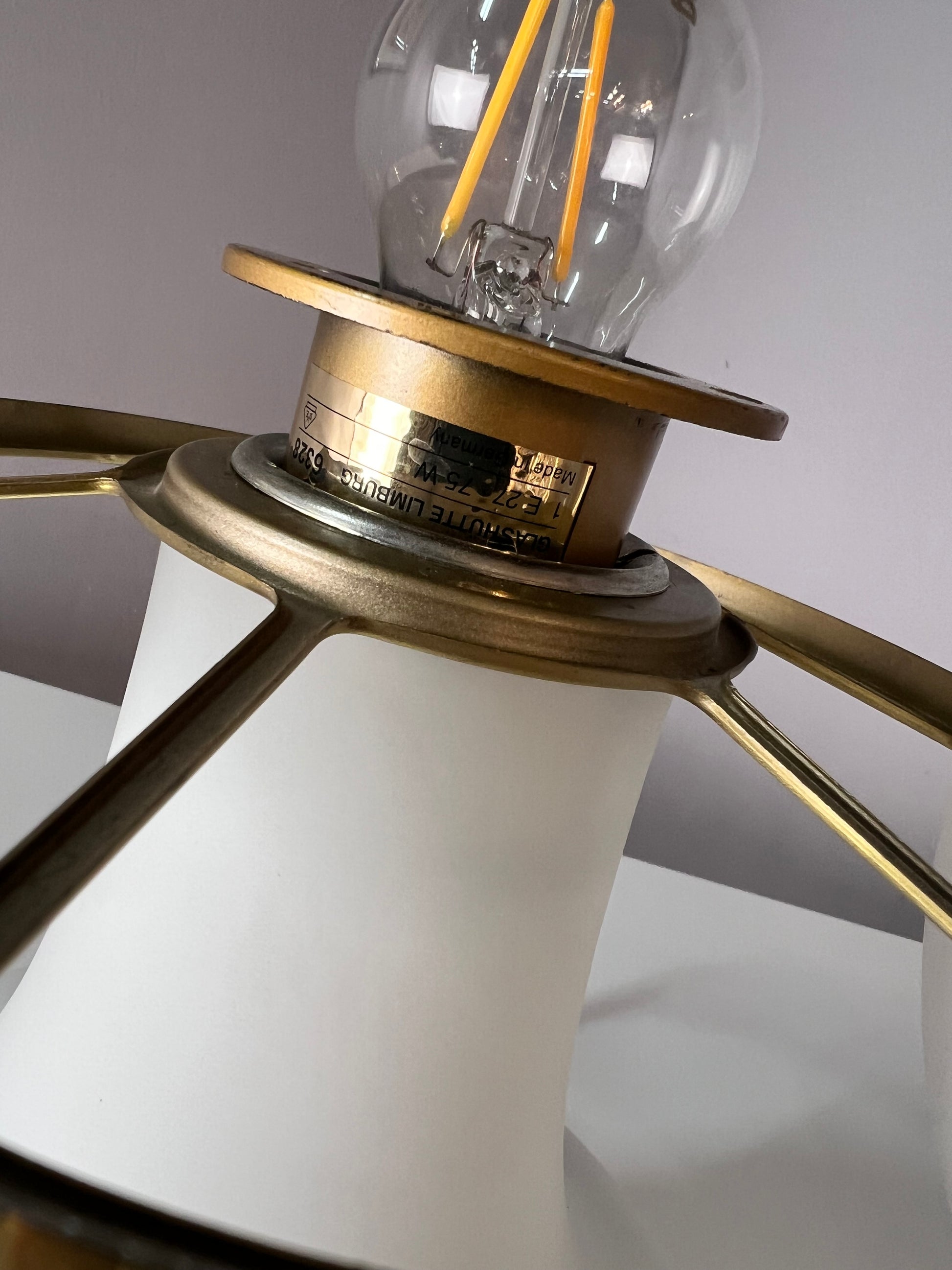 Mushroom Tischlampe weiß von Glashütte Limburg