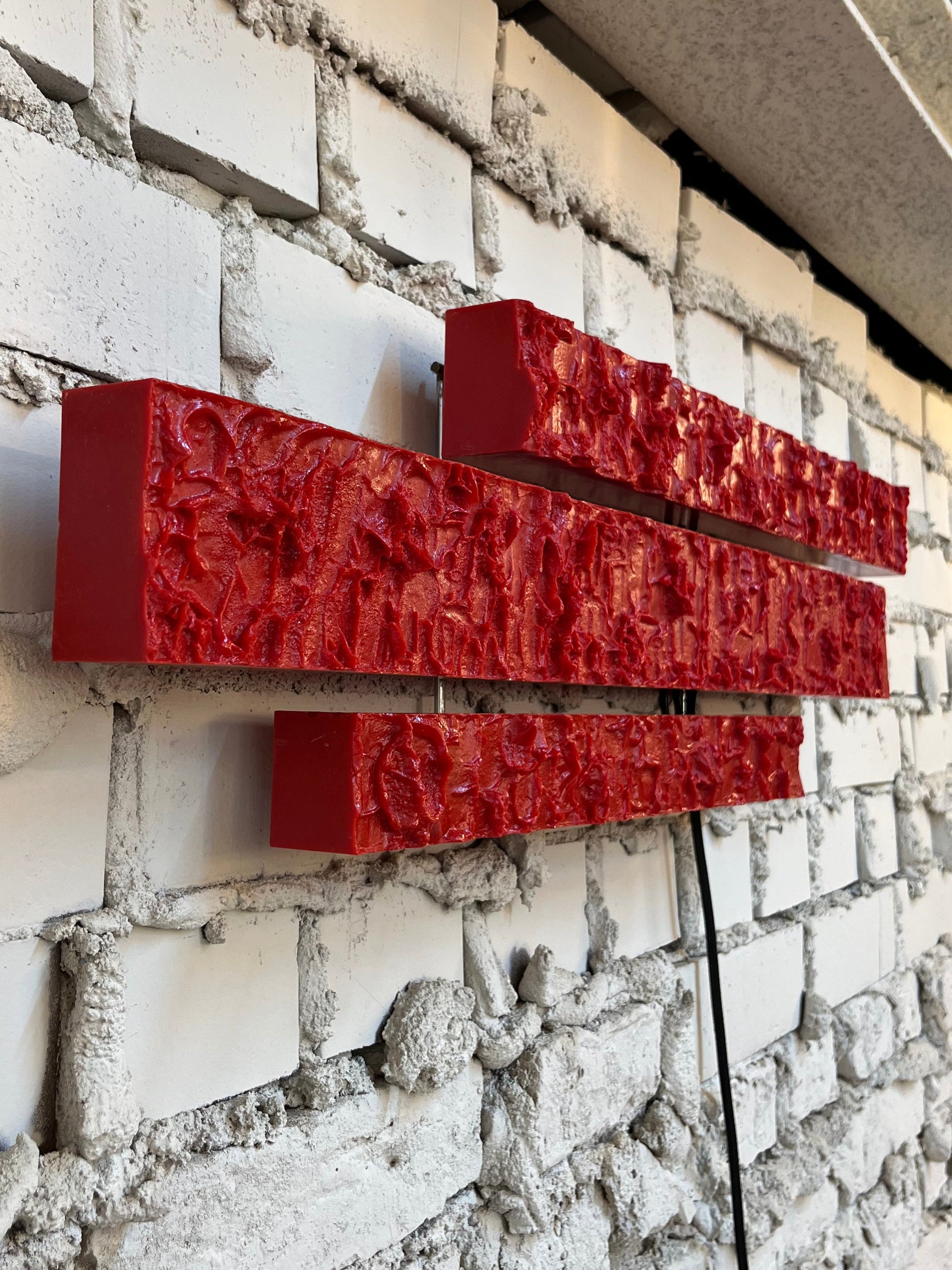 Wandlampe rot von Uwe Mersch