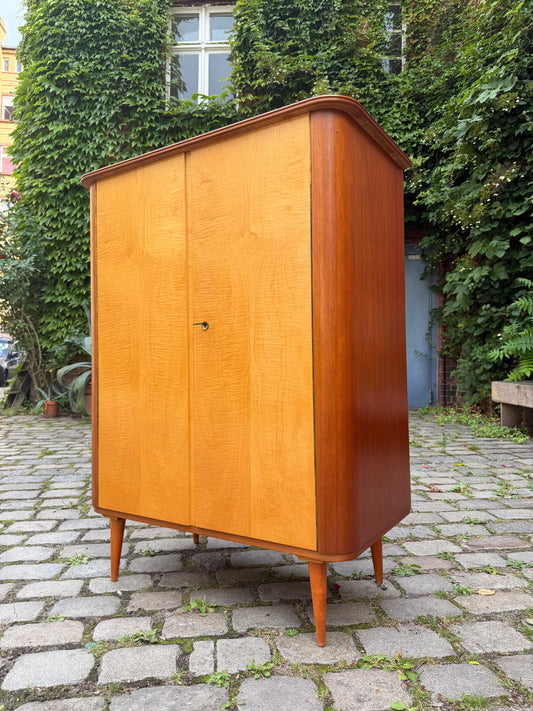 Wäscheschrank Ahorn & Nussbaum aus Deutschland