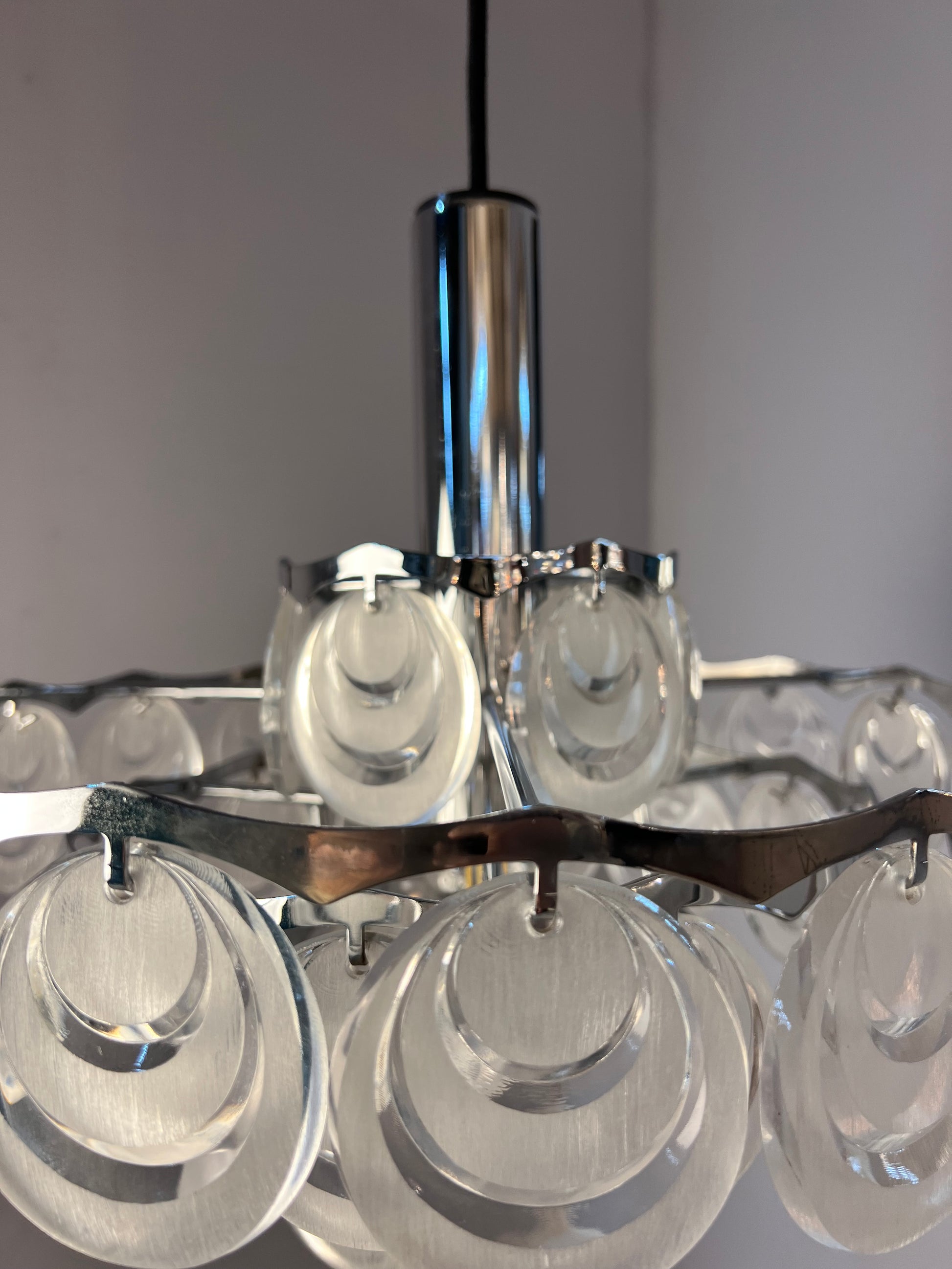 Hängelampe mit Scheiben silber weiß Acrylglas Metall