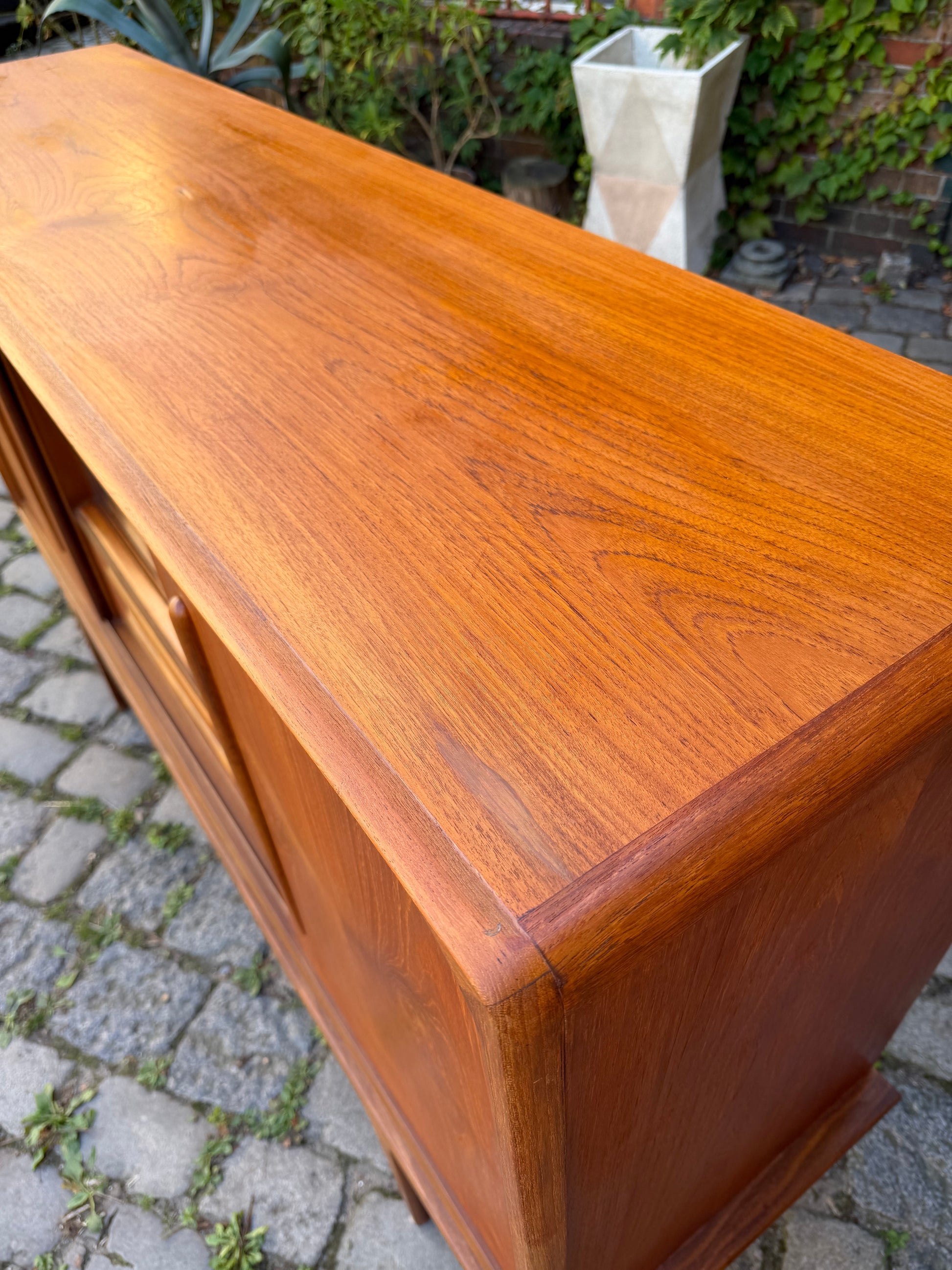 Highboard Teak mit Vitrine & Minibar aus Dänemark