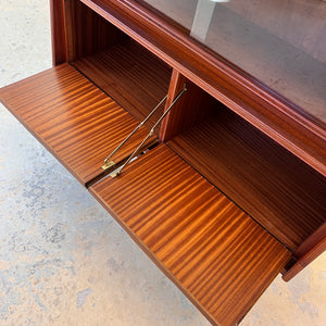 Vitrine Teak mit Klappfächern aus Deutschland