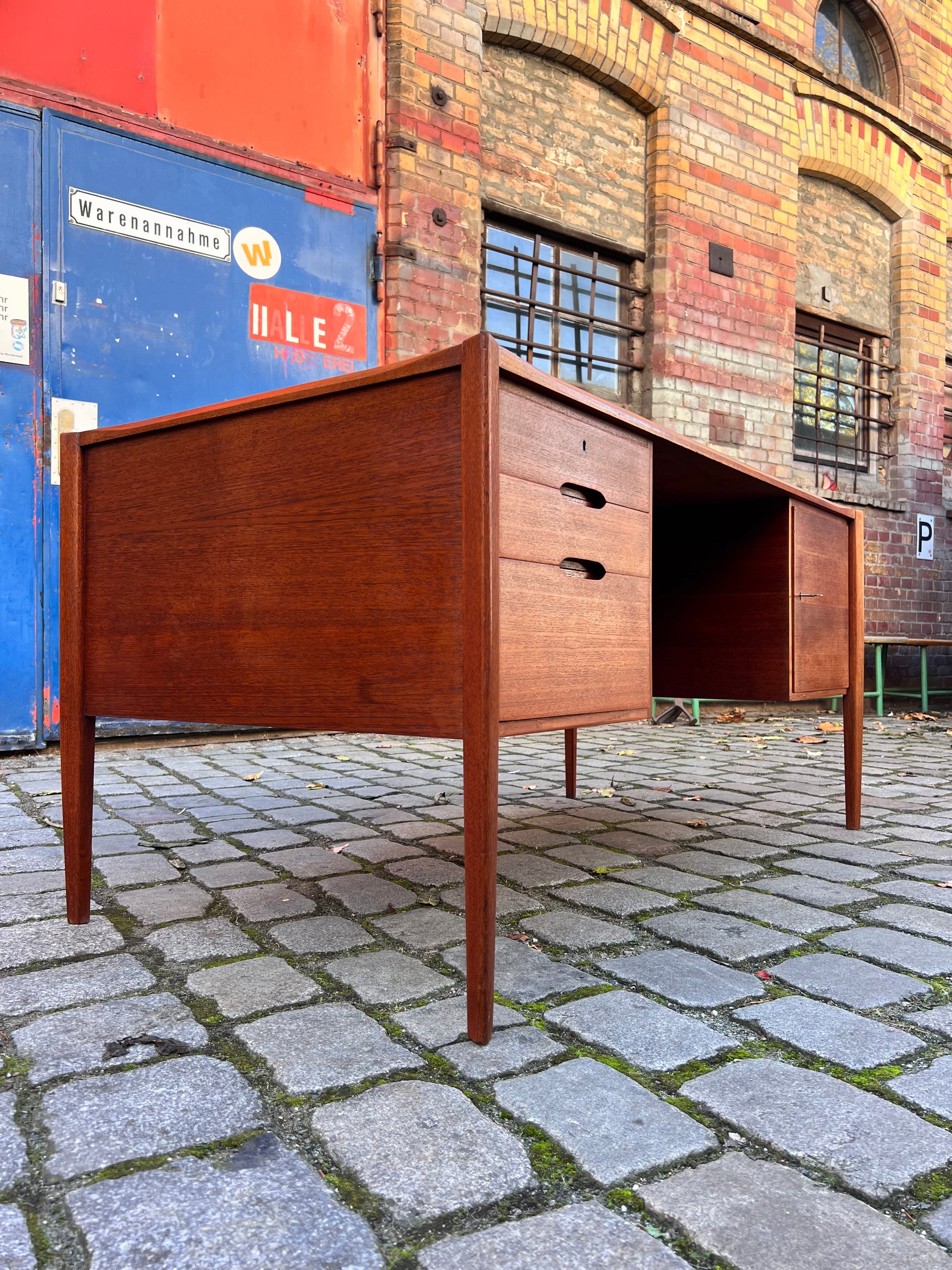 Freistehender Schreibtisch Teak von Wilhelm Renz