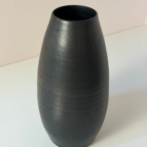 Vase anthrazit mit Eisenglasur
