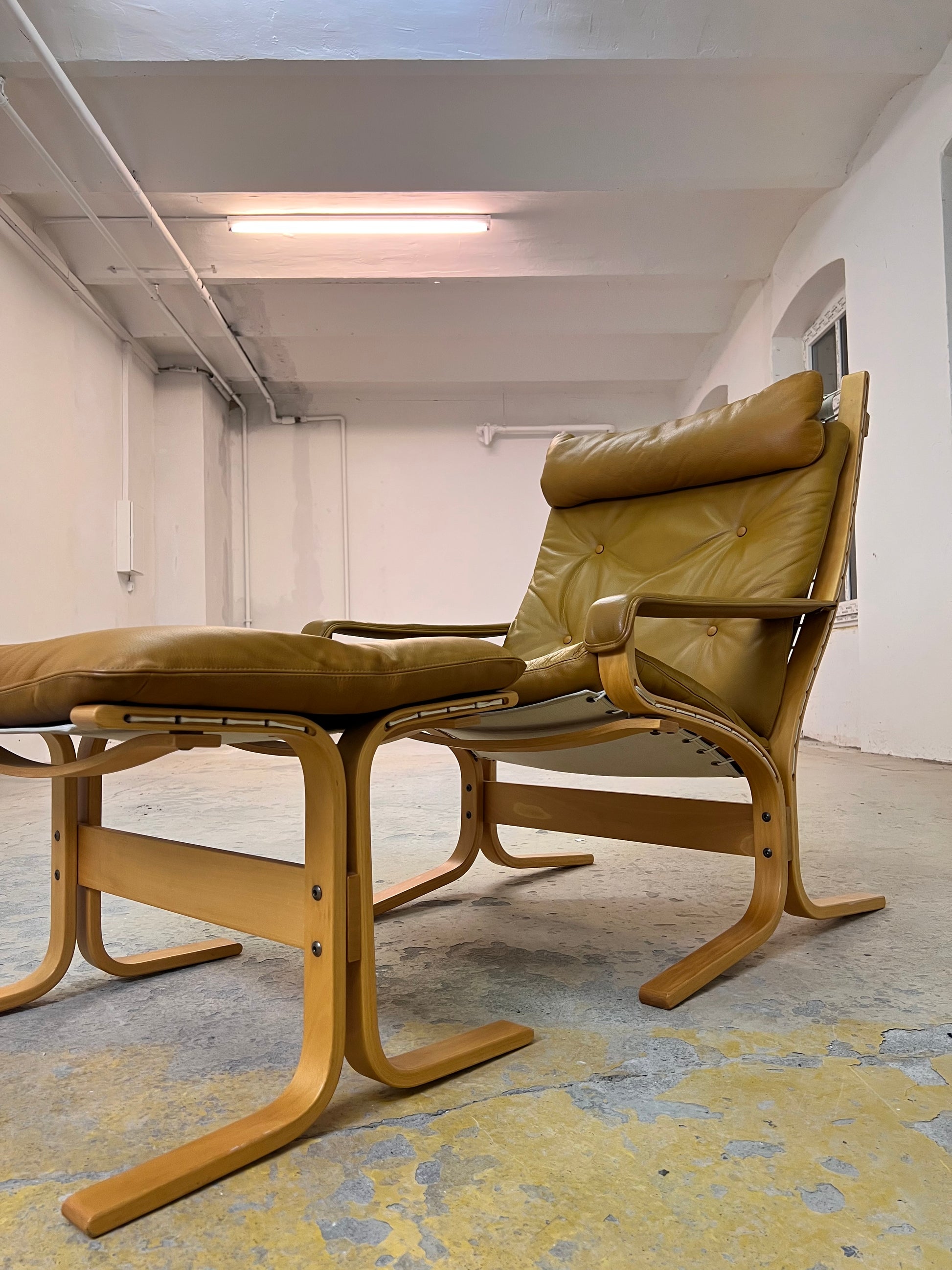 Set: Sessel Siesta mit Hocker Echtleder von Ingmar Relling für Westnofa