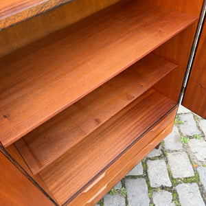 Kommodenschrank mit Flügeltüren & Schloss aus Dänemark