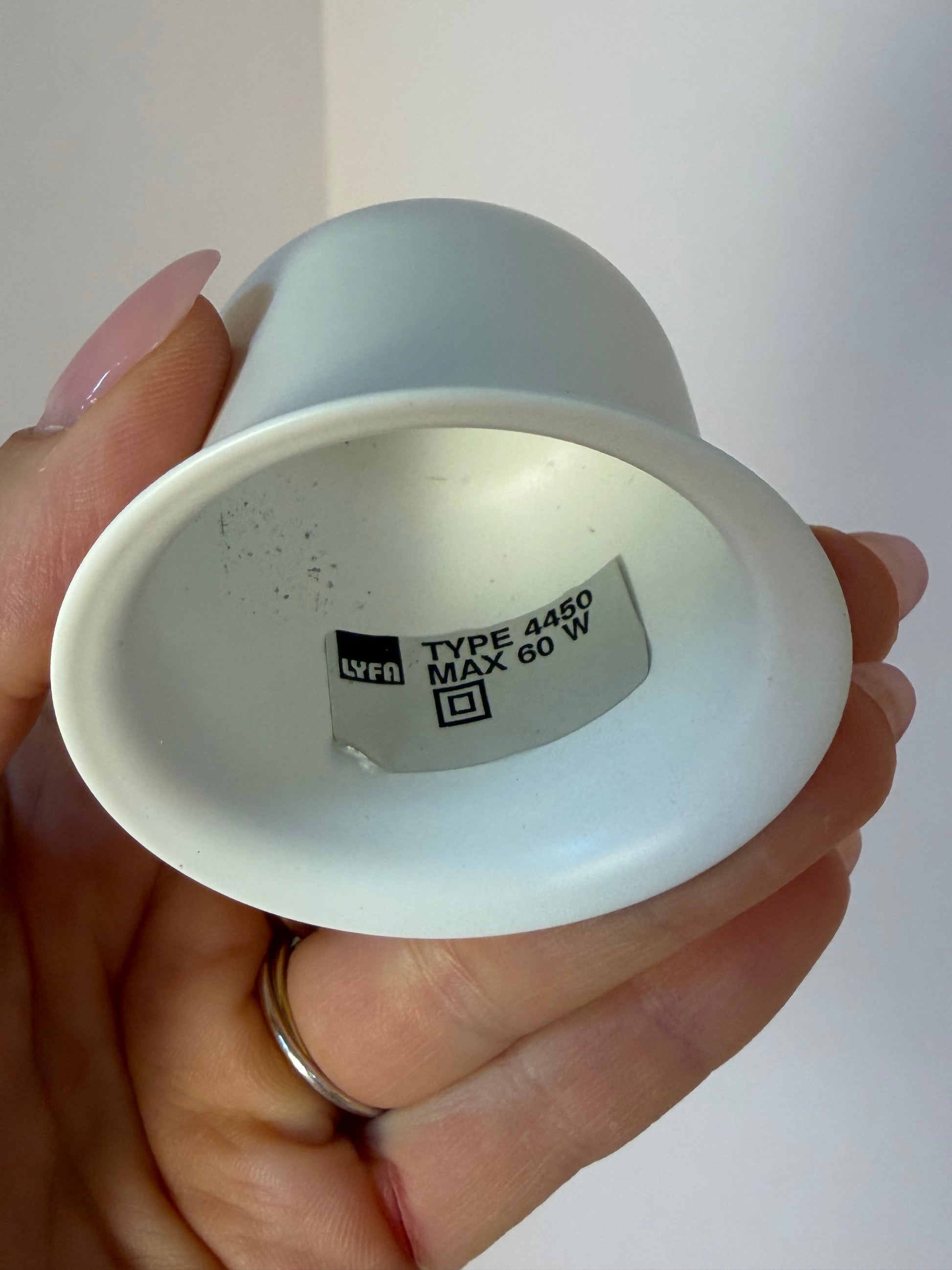 Lamellenlampe Typ 4450 weiß von Lyfa