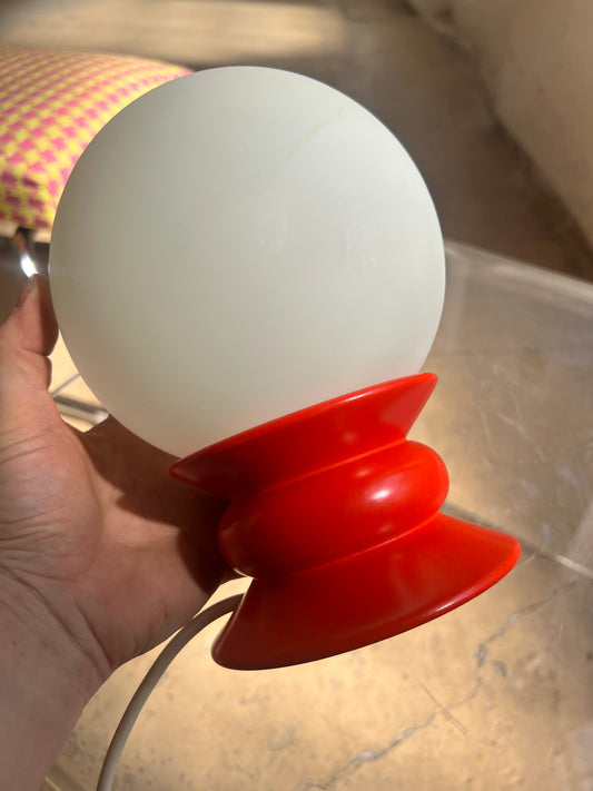 Tischlampe rot Opalglas von Temde