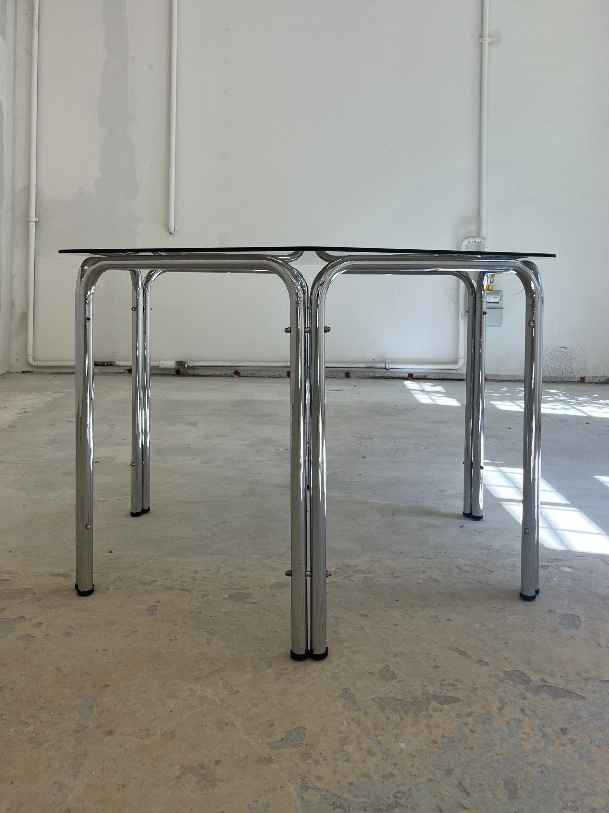 Hexagon Esstisch Rauchglas Chrom