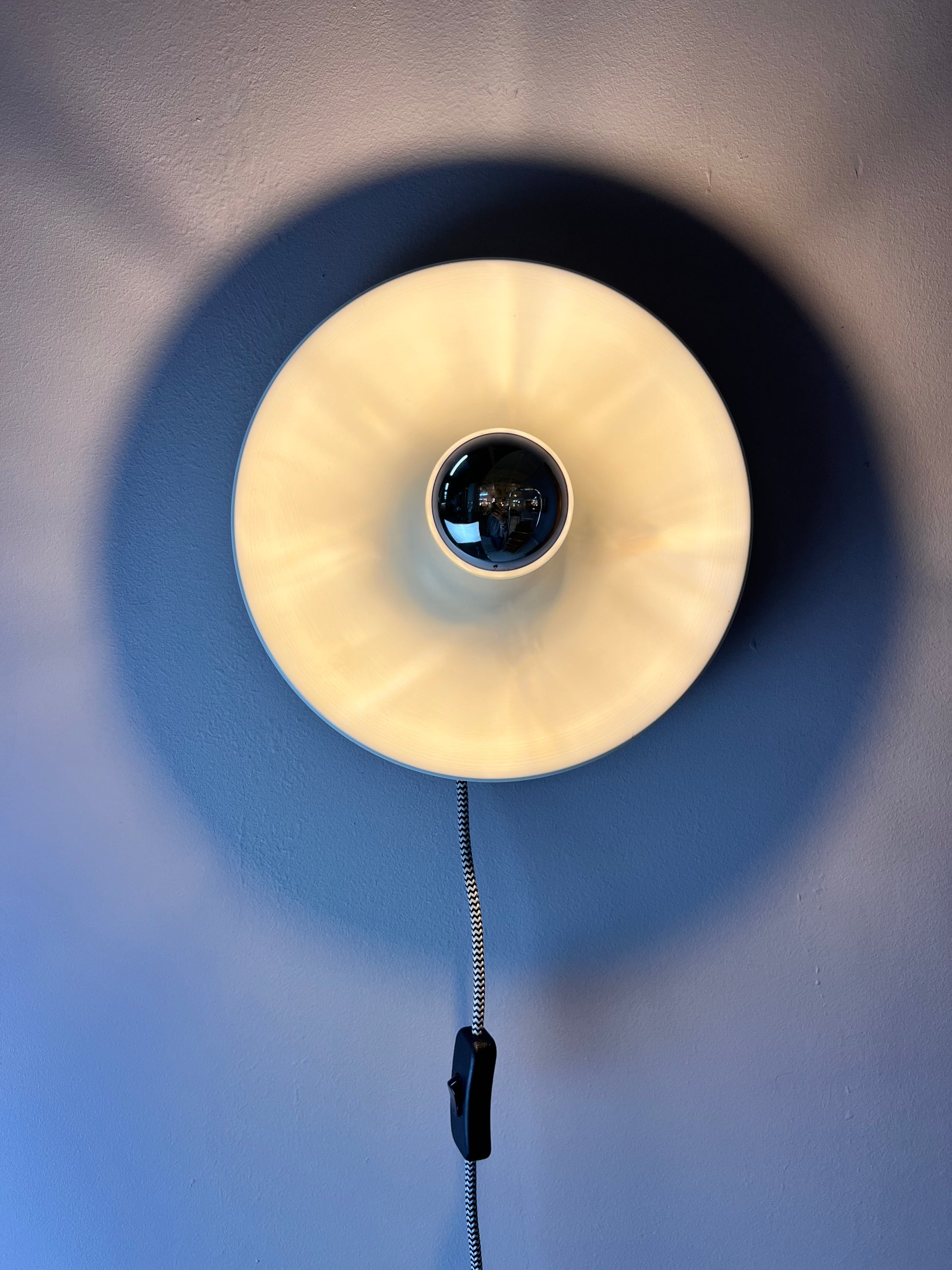 Wandlampe Diskus 25 cm weiß von Charlotte Perriand für Honsel