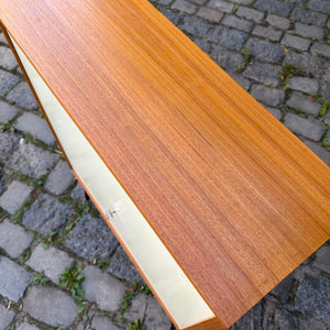 Schrank mit Schloss & neuen Hairpinlegs