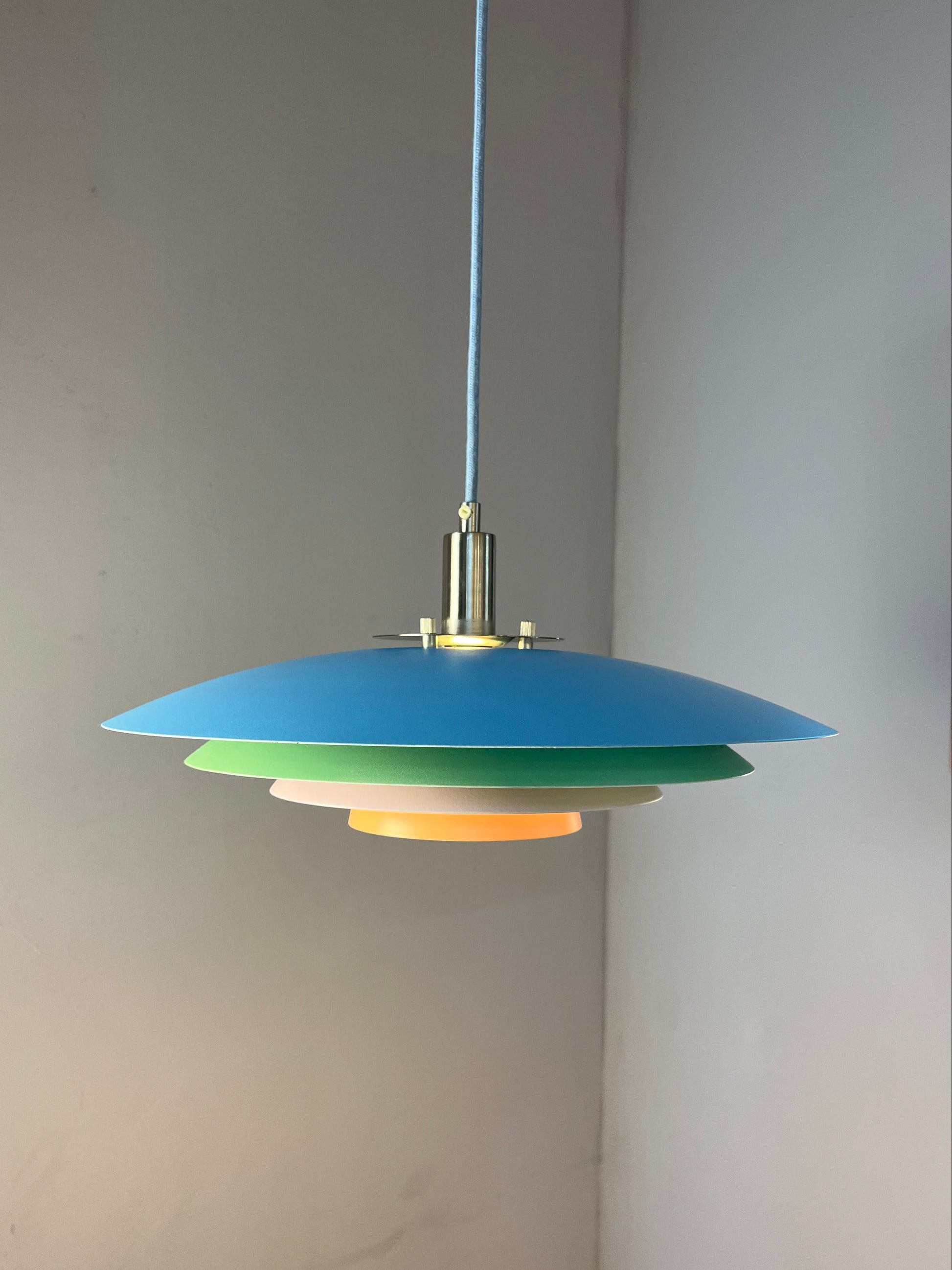 Lamellenlampe neu lackiert hellblau mint peach aus Dänemark lackiert