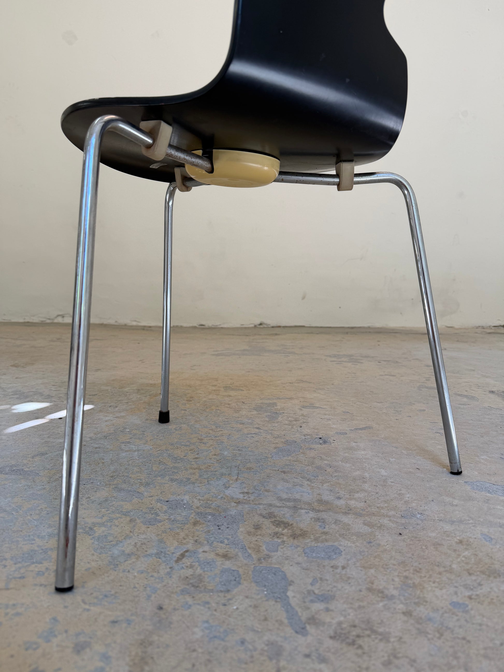 Stuhl Ameise schwarz von Arne Jacobsen für Fritz Hansen 1992