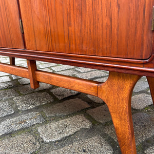 Highboard Teak mit Jalousietüren aus Dänemark