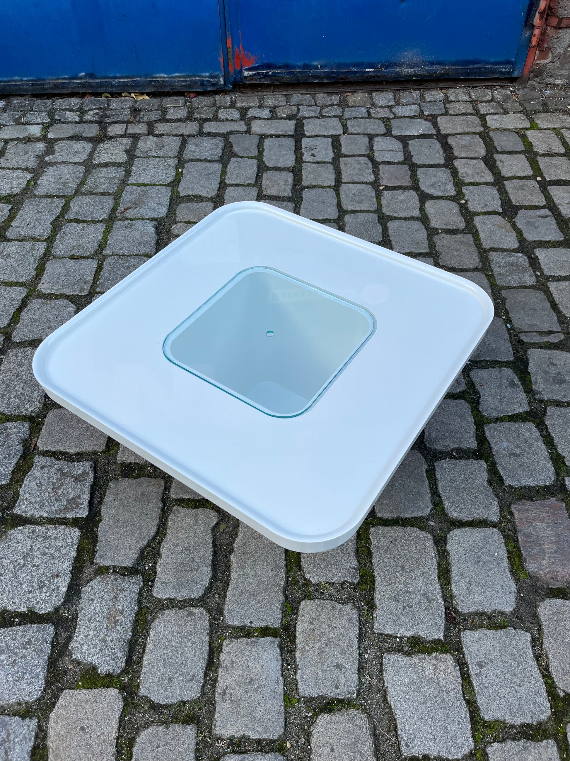 Couchtisch weiß Kunstoff Glas von Peter Ghyczy