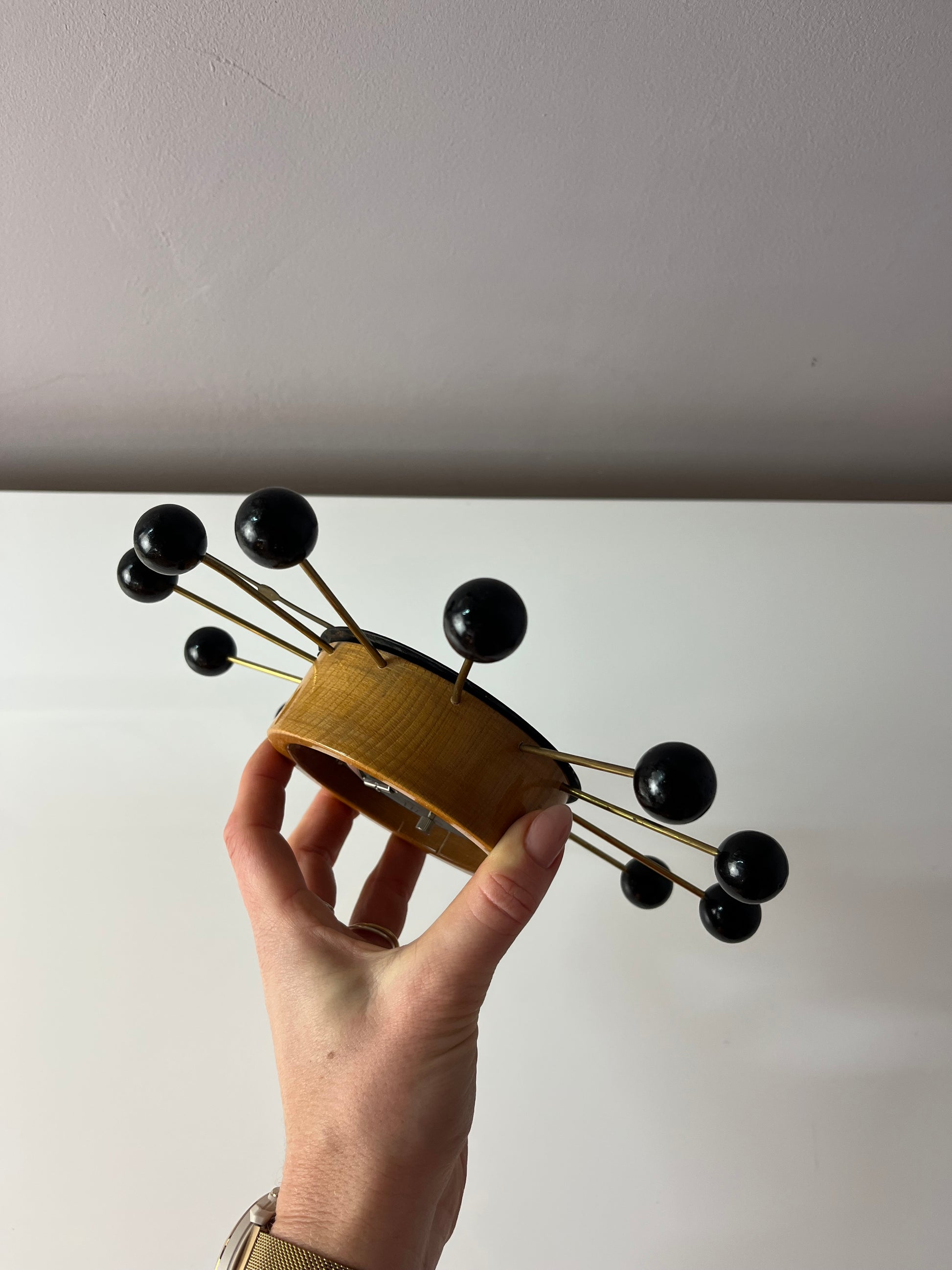 Wanduhr Holz Messing im Stil von George Nelson