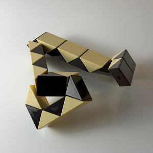 Original Rubik's Snake - Zauberschlange schwarz weiß