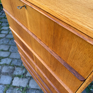 Tallboy Kommode Eiche mit Schloss aus Dänemark