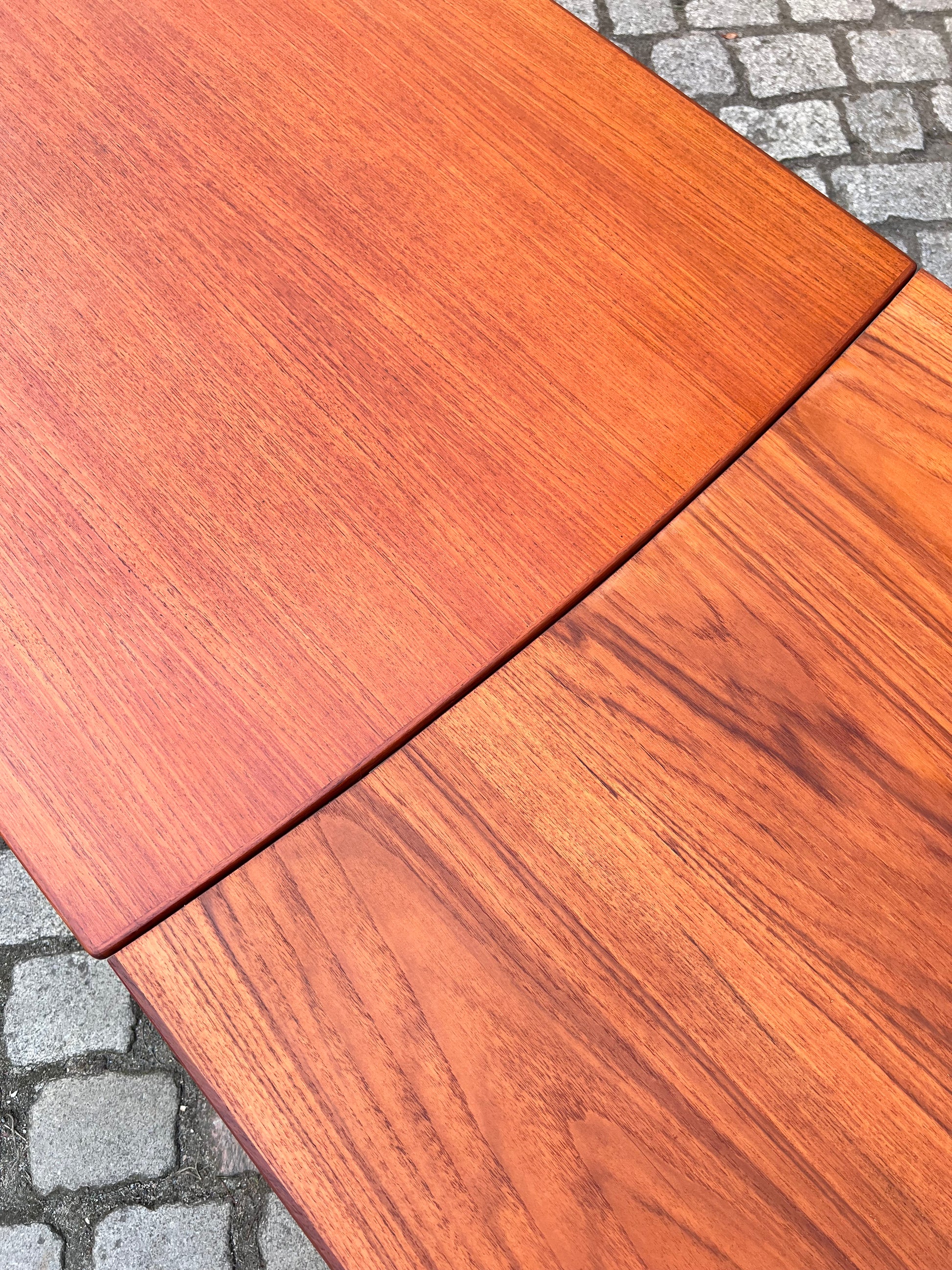 Ausziehbarer Esstisch Teak aus Dänemark