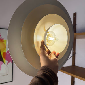 Lamellenlampe cremeweiß aus Dänemark