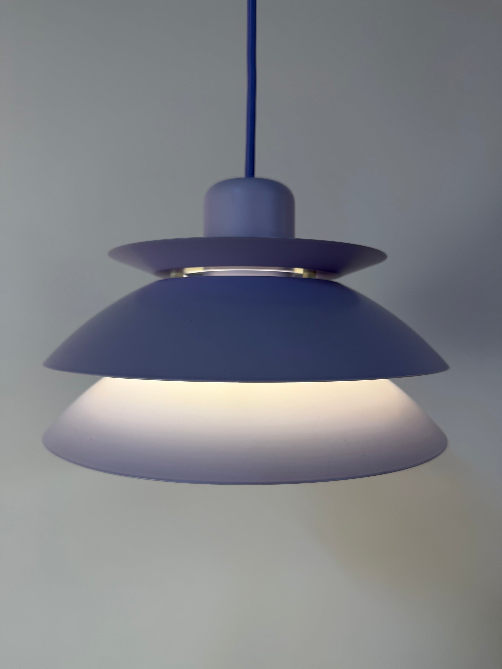 Lamellenlampe Typ 776 flieder von Horn