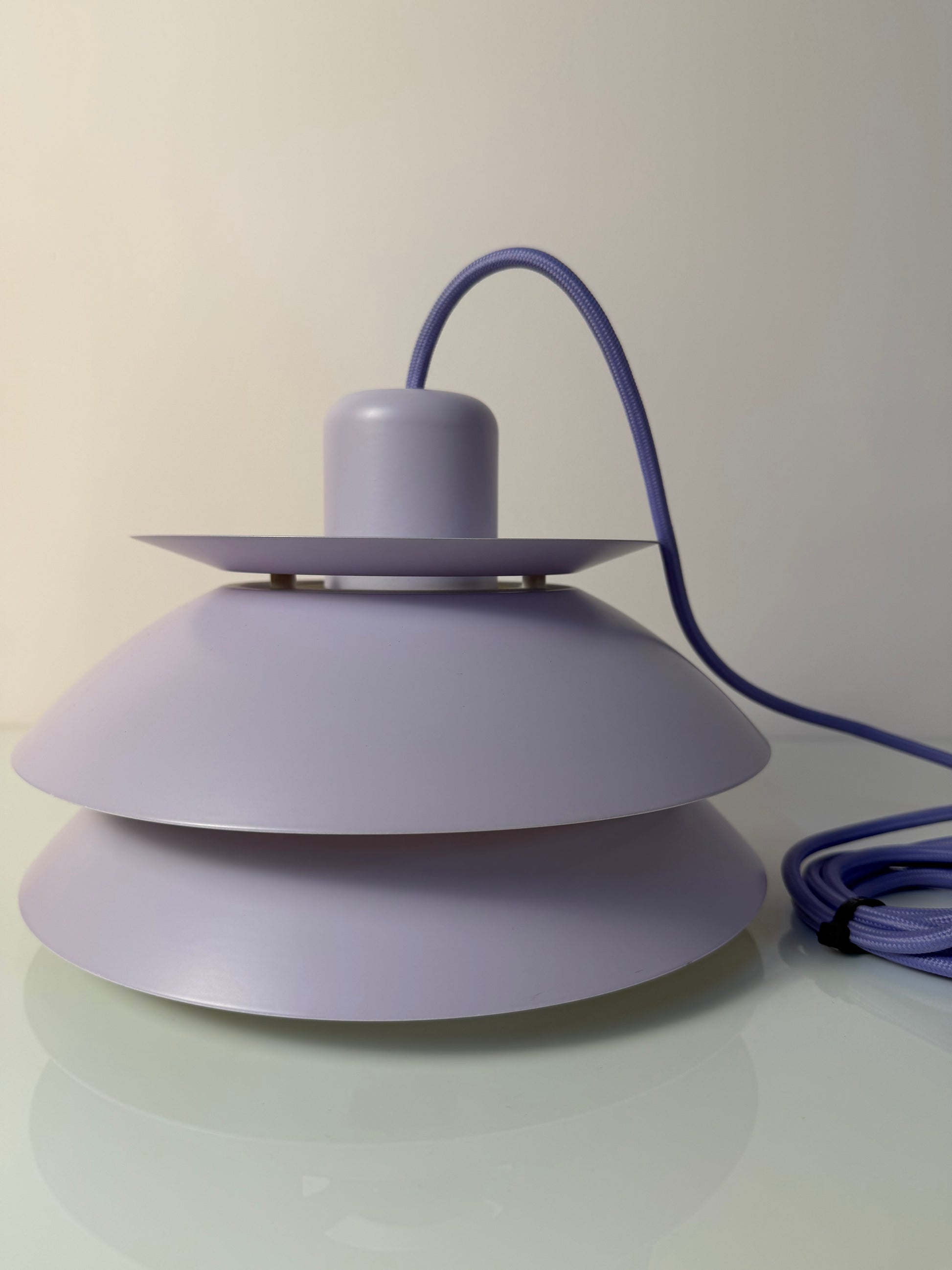 Lamellenlampe Typ 776 flieder von Horn