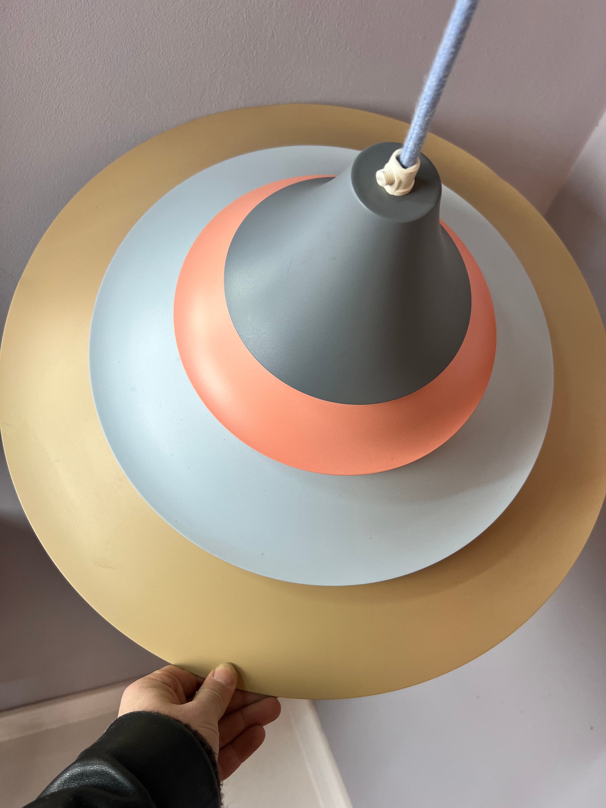 Lamellenlampe neu lackiert pastell-peach Pagode