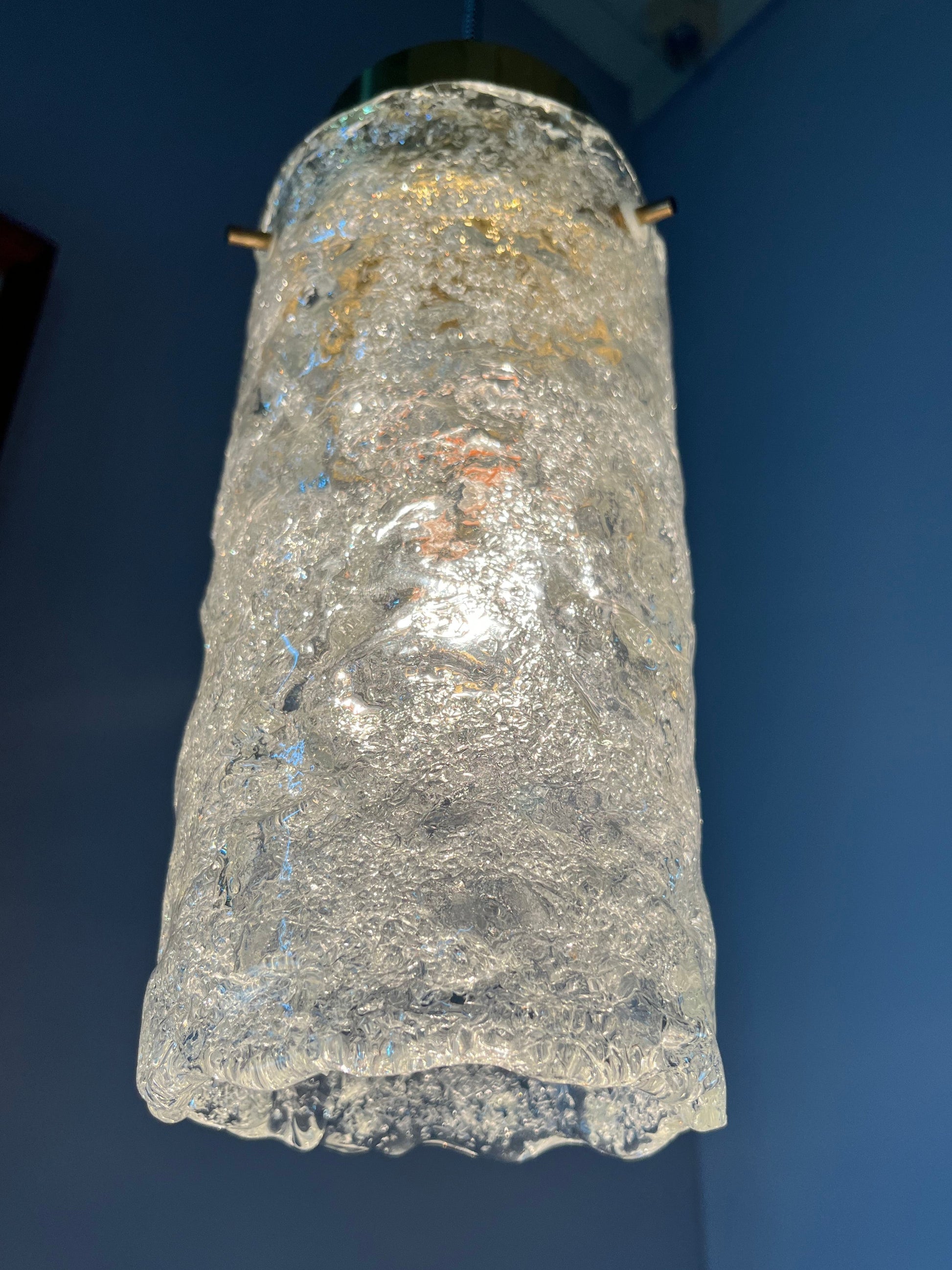 Hängelampe Eisglas Messing von J.T. Kalmar für Kalmar Franken KG