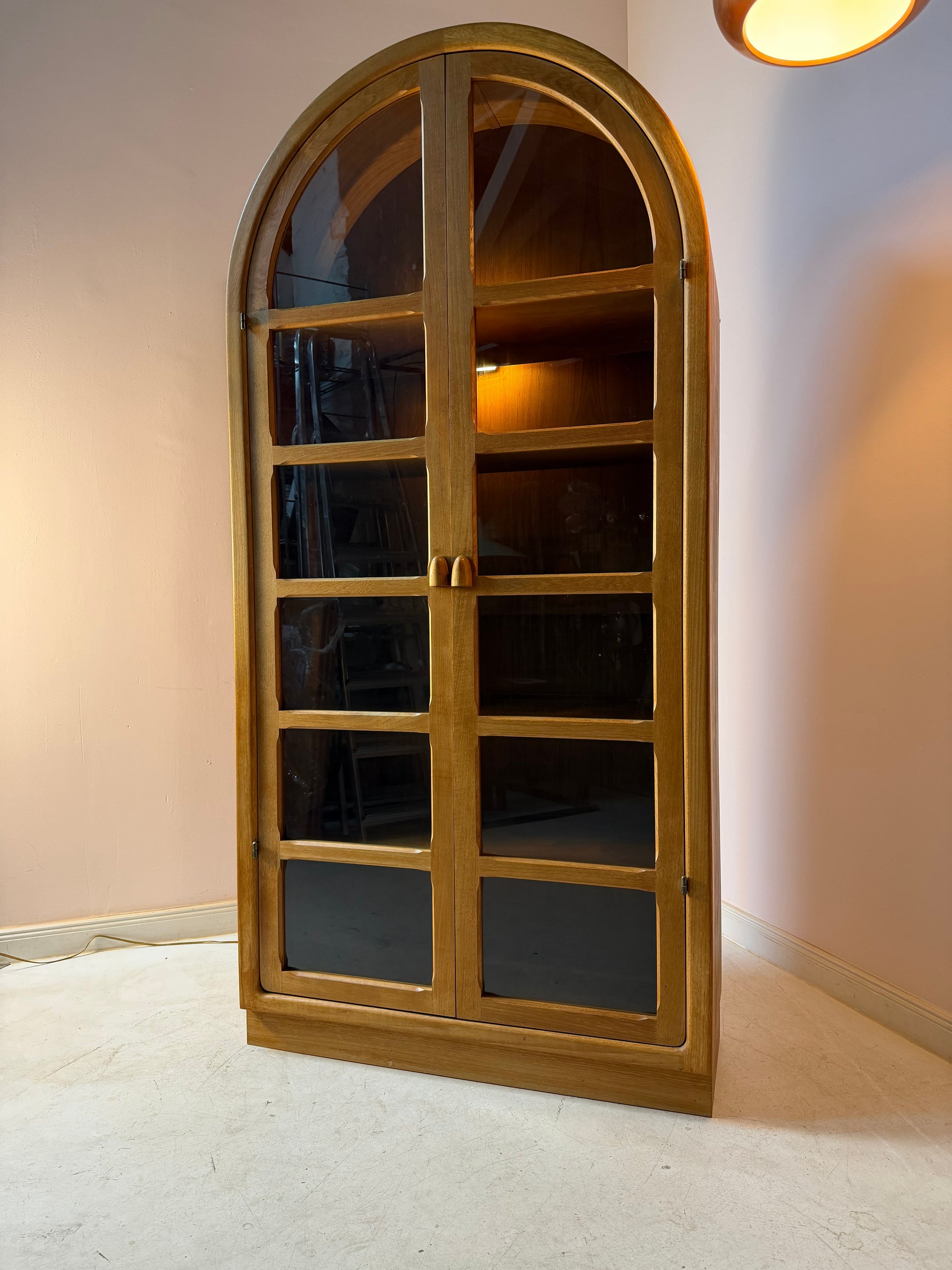 Rundbogen Vitrine Teak von Dyrlund