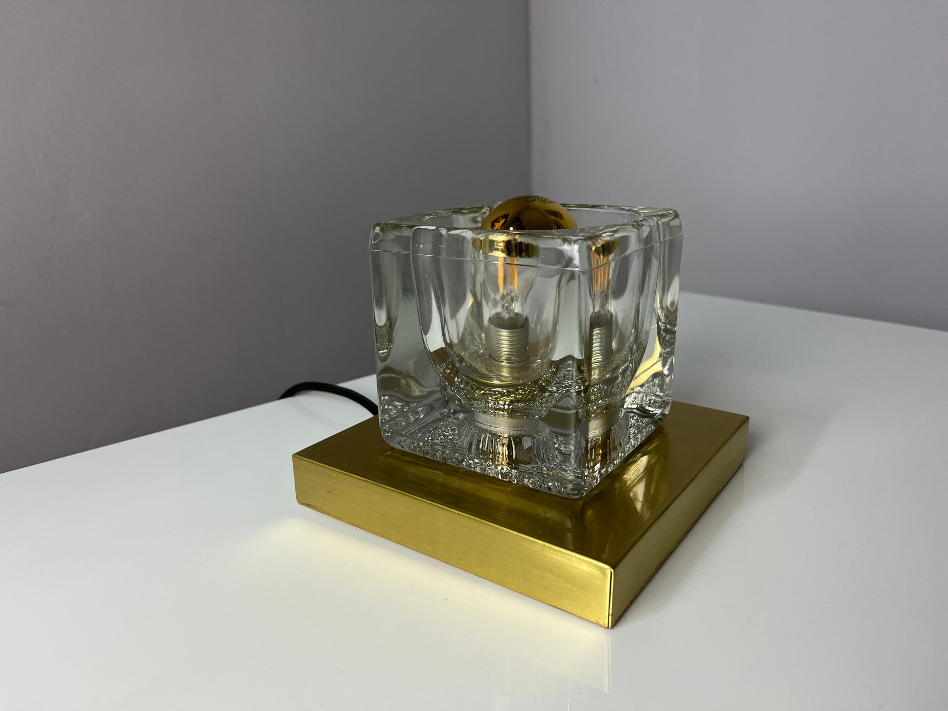 Wandlampe gold Glas mit Messingsockel von Peill & Putzler