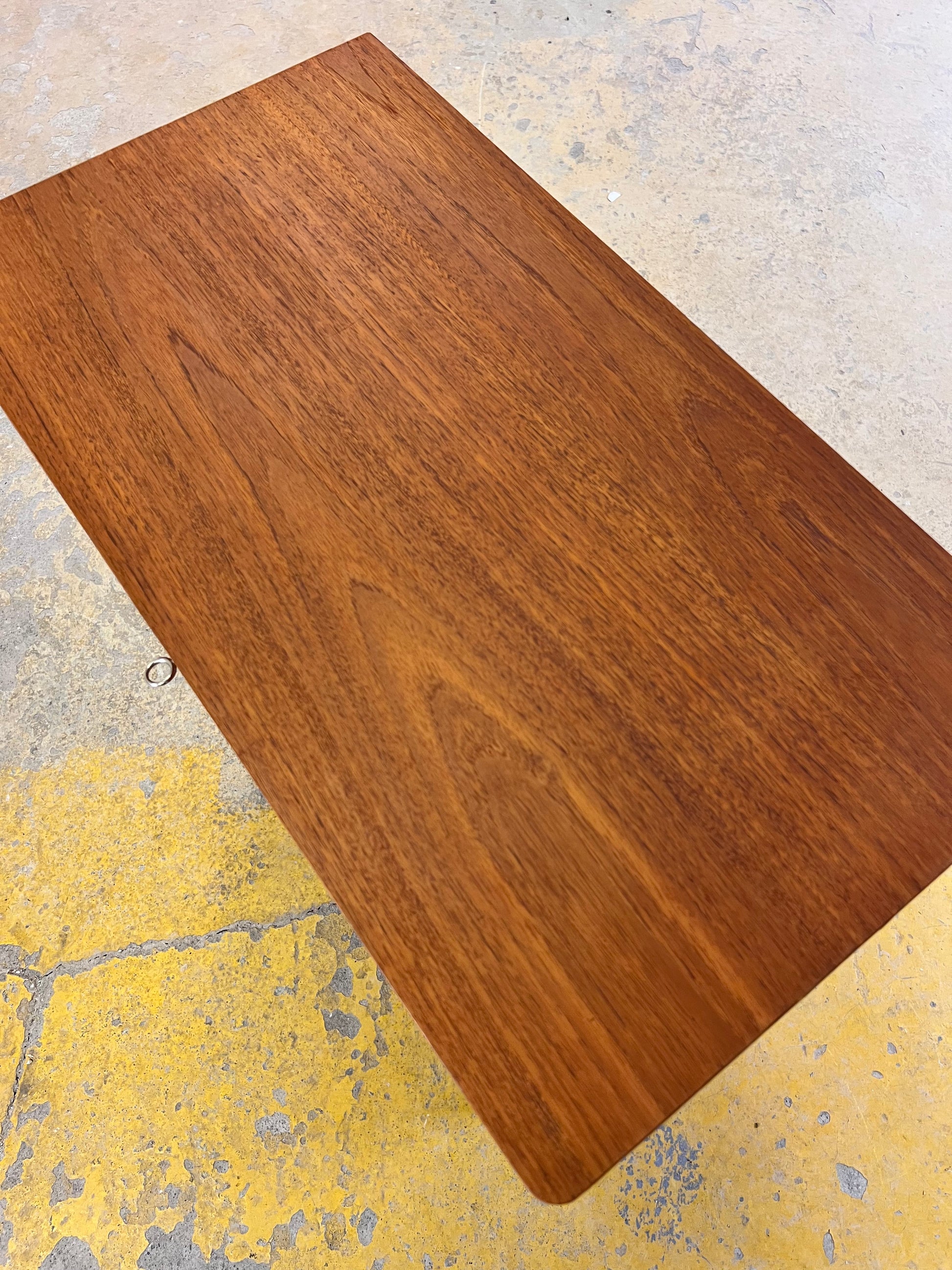 Kommode Teak mit Muschelgriffen aus Dänemark