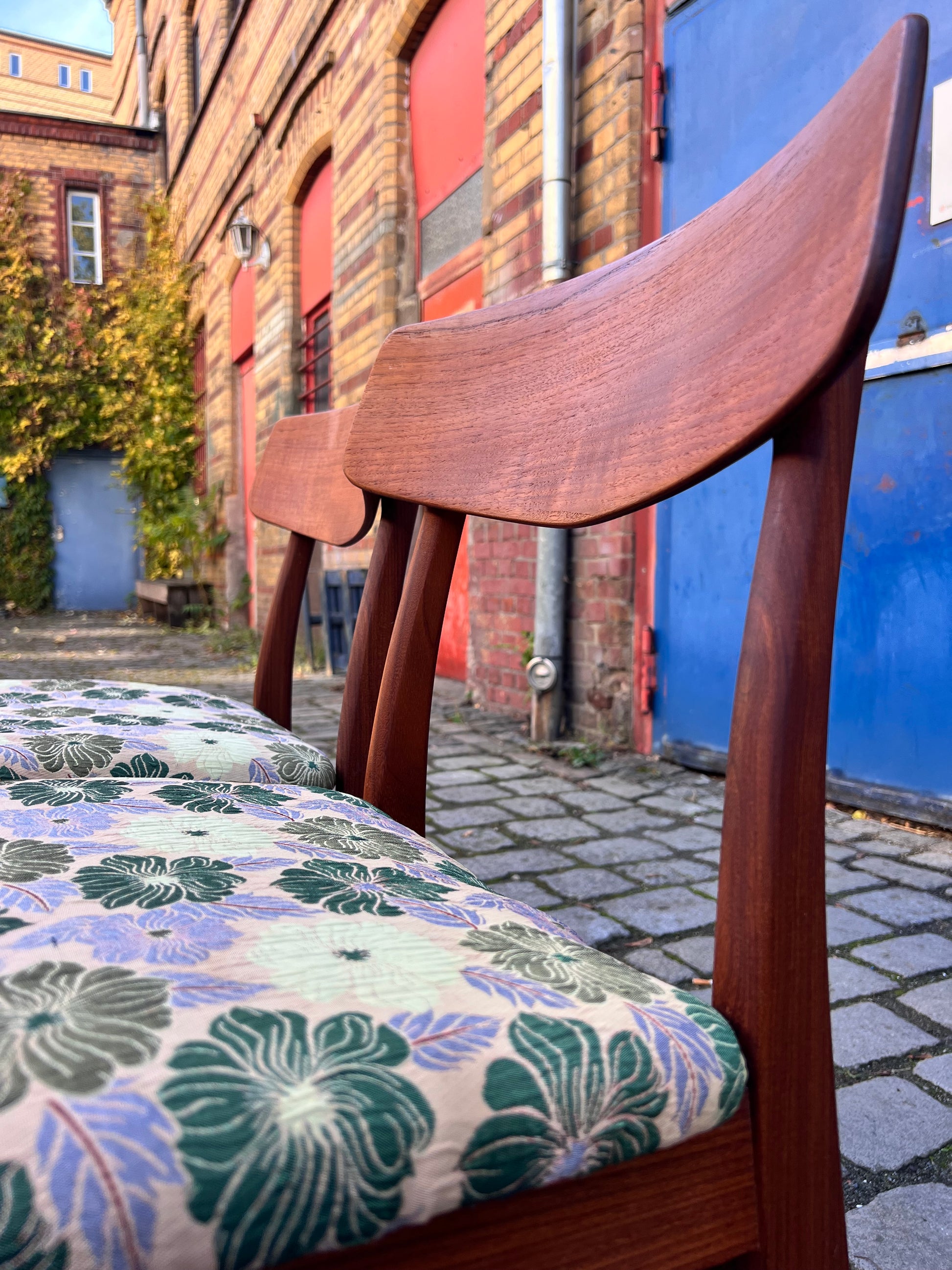 Set: 2x Esszimmerstuhl floral Teak von Farstrup