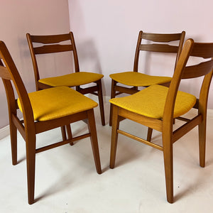 Set: 4x Polsterstuhl gelb Teak aus Dänemark