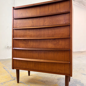 Kommode Teak mit geraden Griffen aus Dänemark