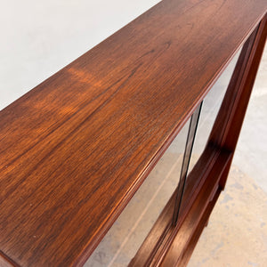 Vitrine Teak mit Klappfächern aus Deutschland