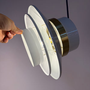 Lamellenlampe Hochglanz weiß Messing aus Dänemark