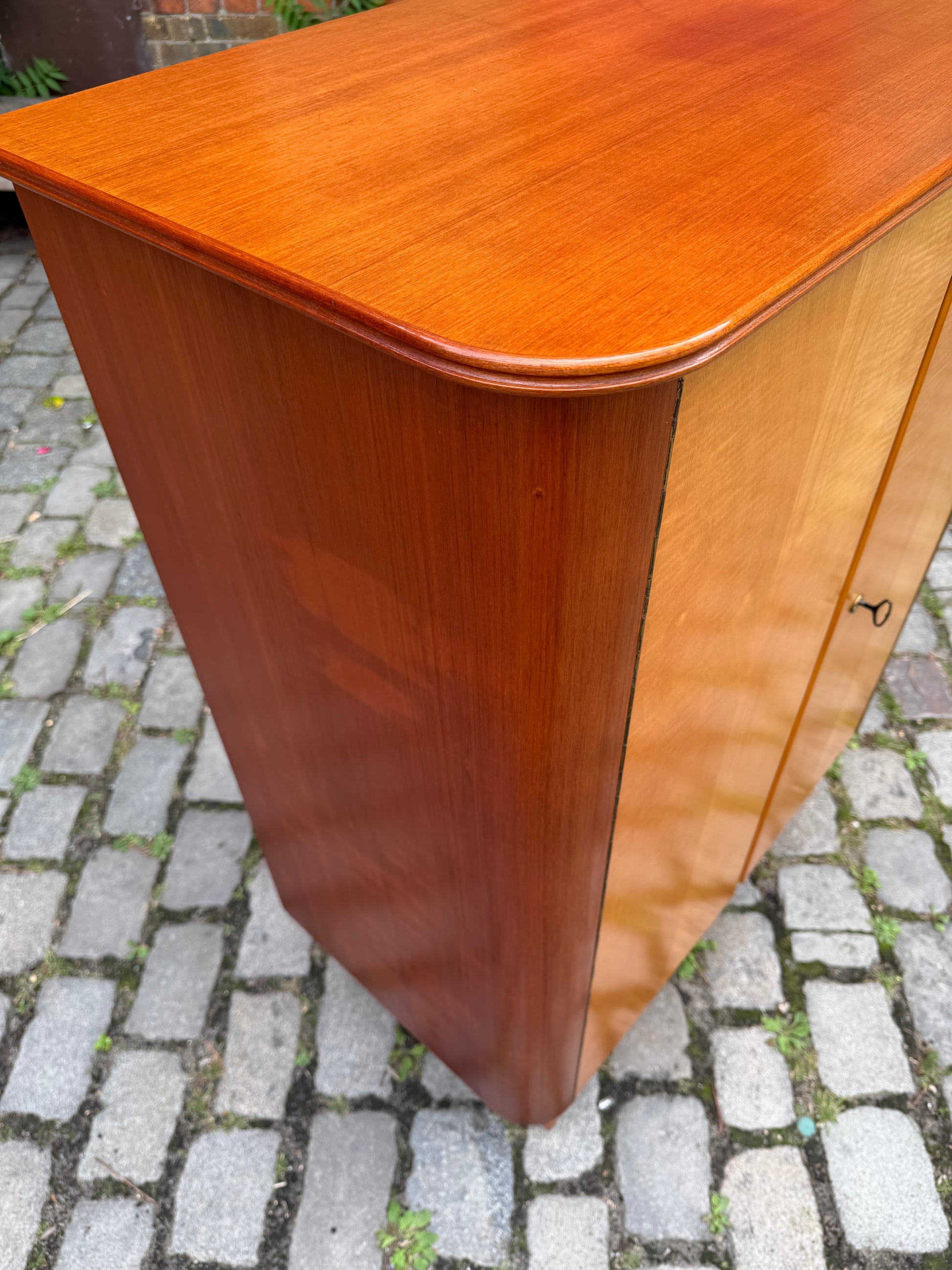 Wäscheschrank Ahorn & Nussbaum aus Deutschland