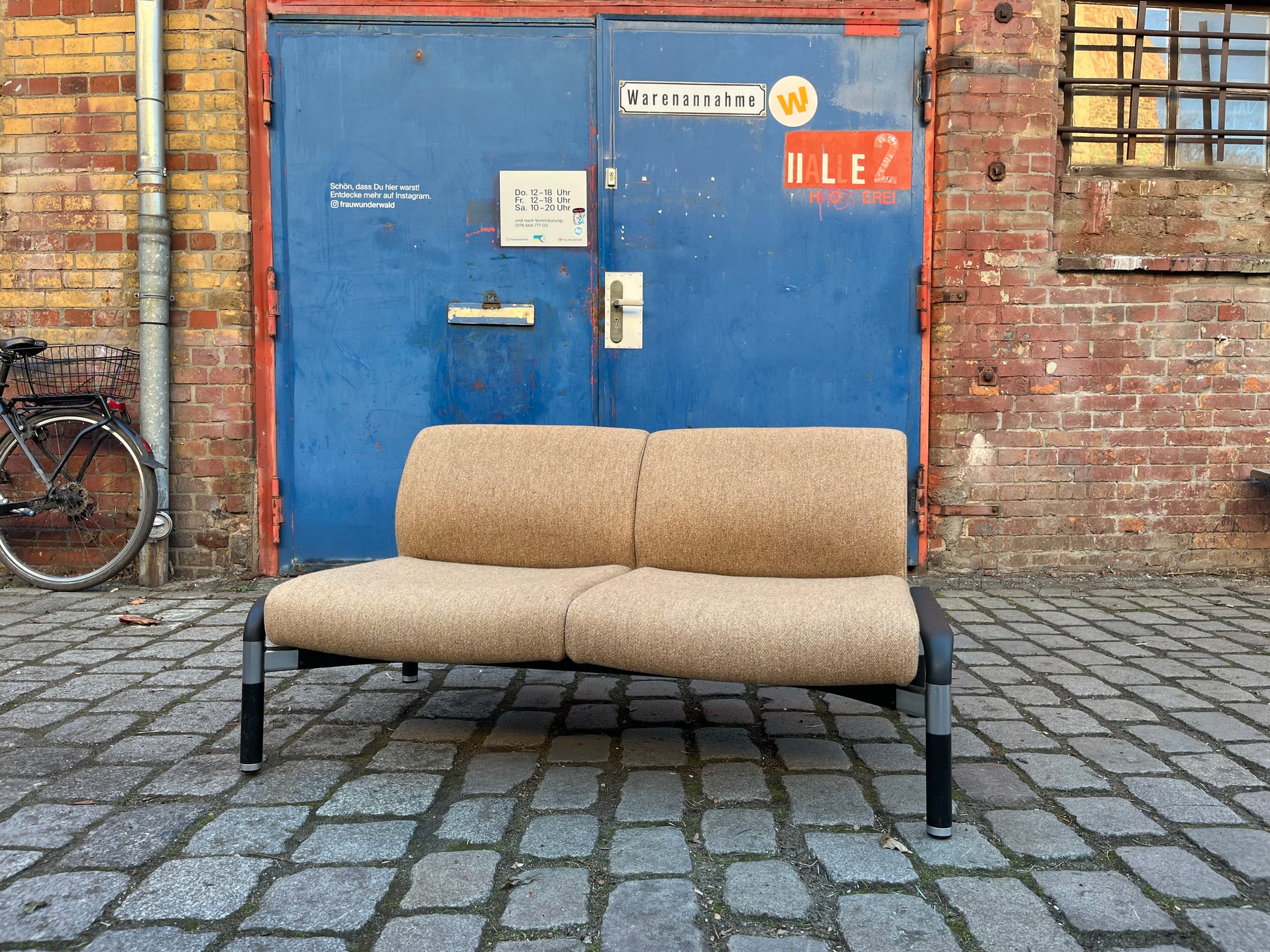2-Sitzer Sofa 712/2 braun schwarz von Hans Peter Piehl für Wilkhahn