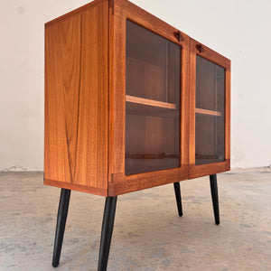 Kleine Vitrine Teak von H. W. Klein für Bramin