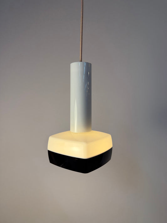 Hängelampe schwarz weiß von Bent Karlby für Schrøder-Kemi