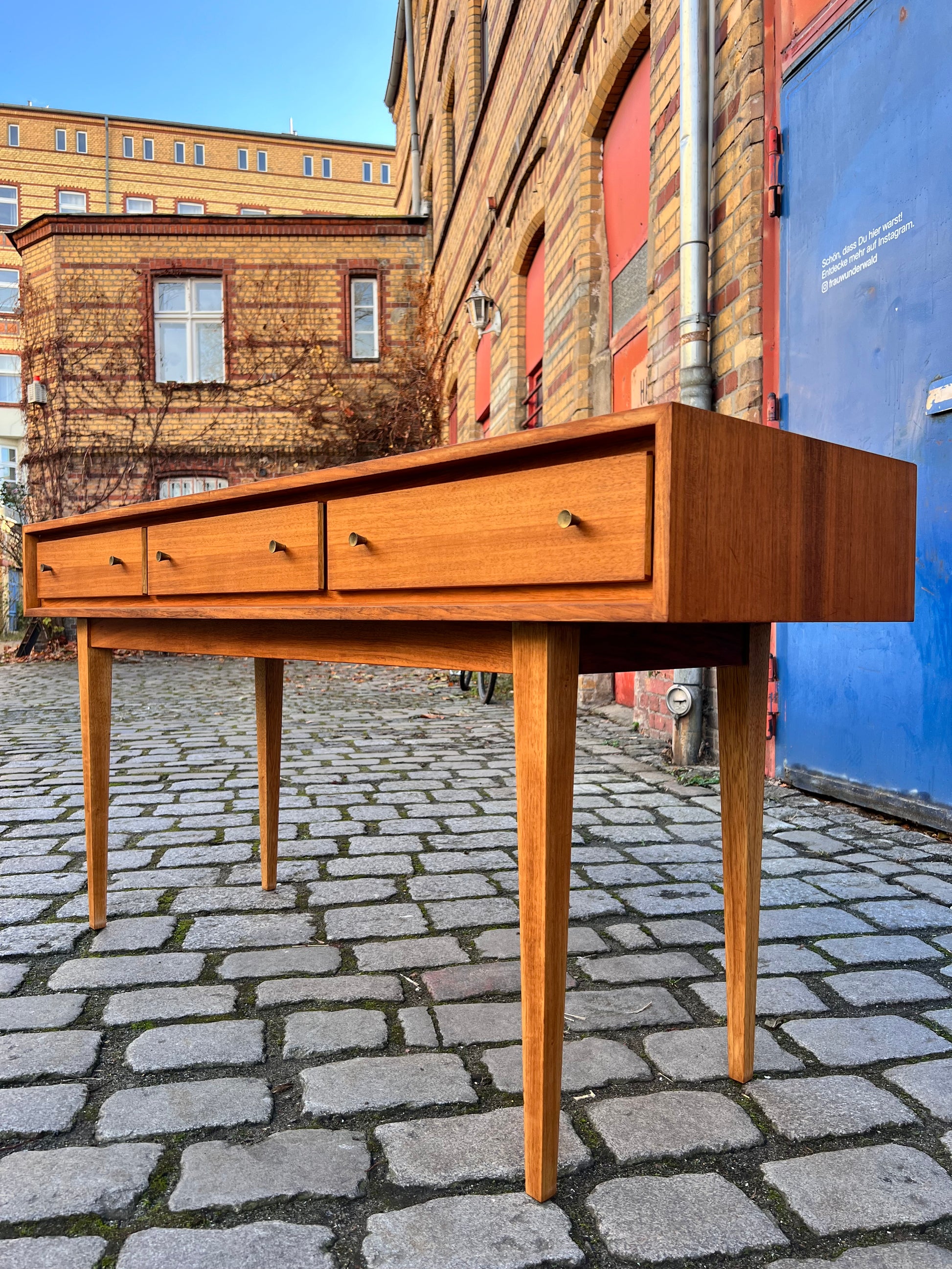 Konsolentisch Nussbaum von WK Möbel