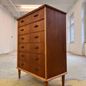 Kommode Teak mit Muschelgriffen aus Dänemark