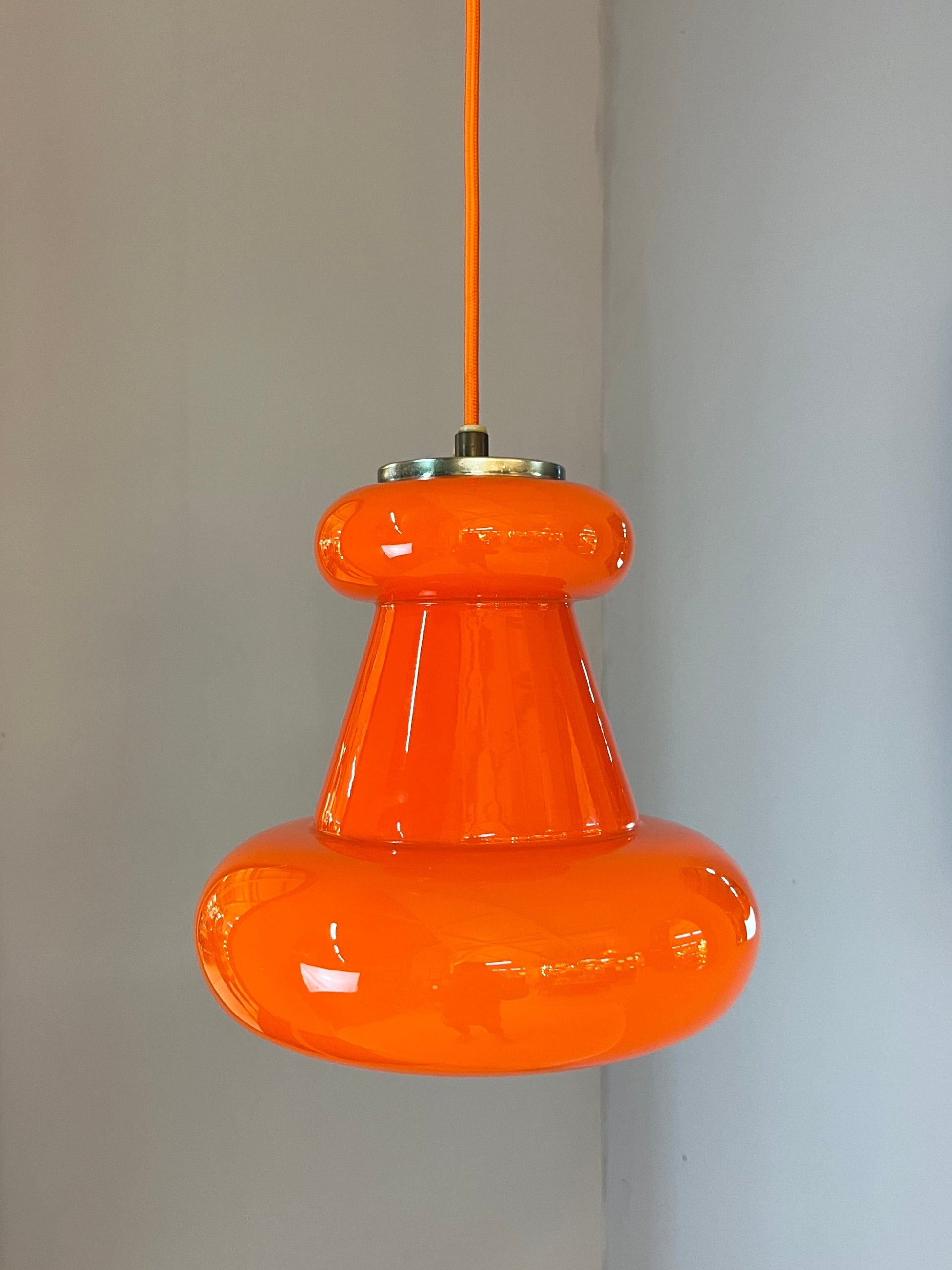 Hängelampe Modell 550 orange Glas von HEMI