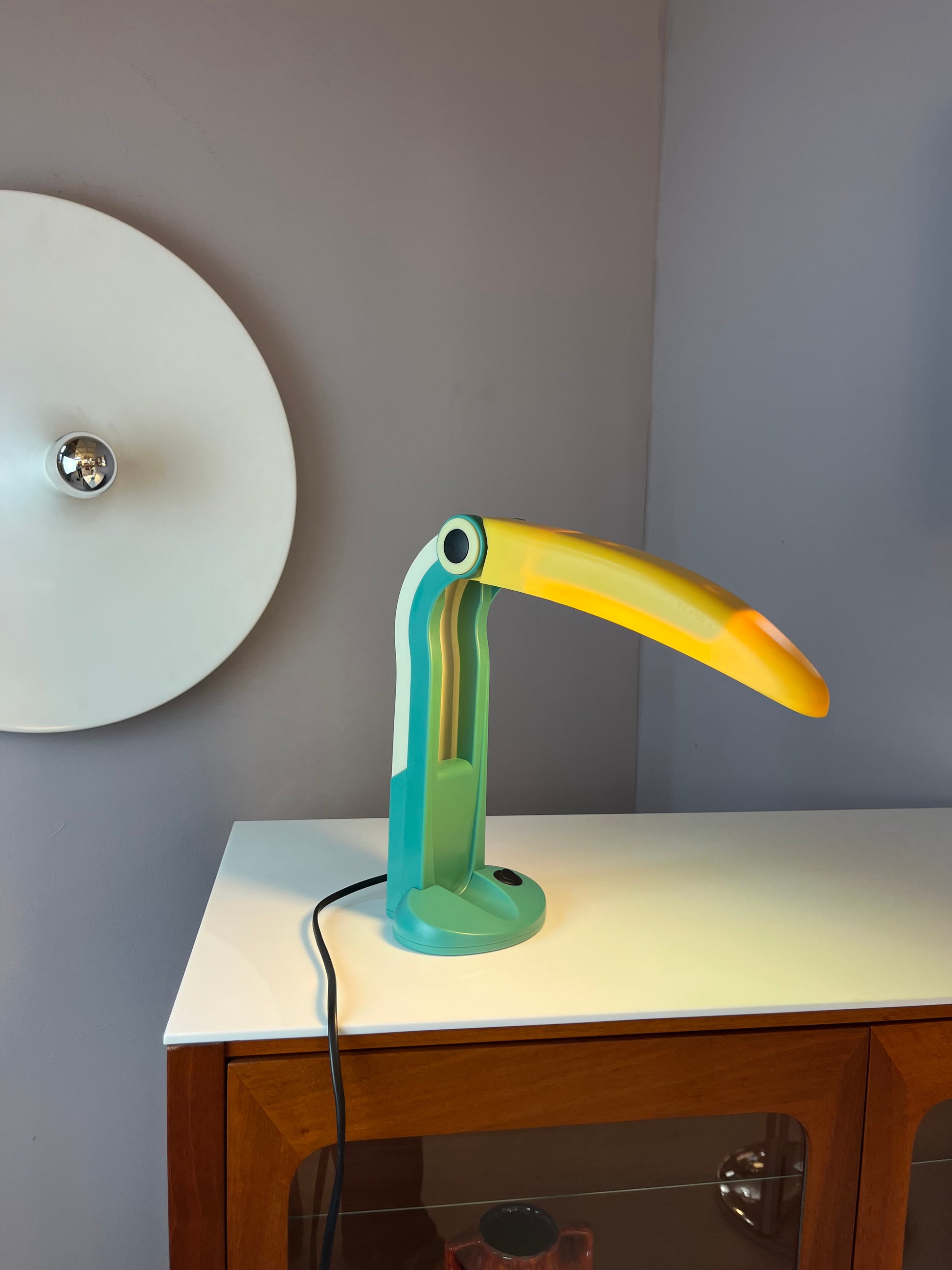 Tischlampe Toucan klein grün gelb von H.T. Huang